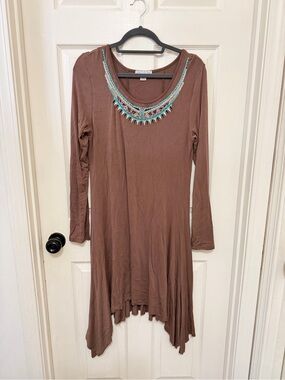 Brown Long-Sleeve Scoop Neck Dress with Turquoise Bead Trim